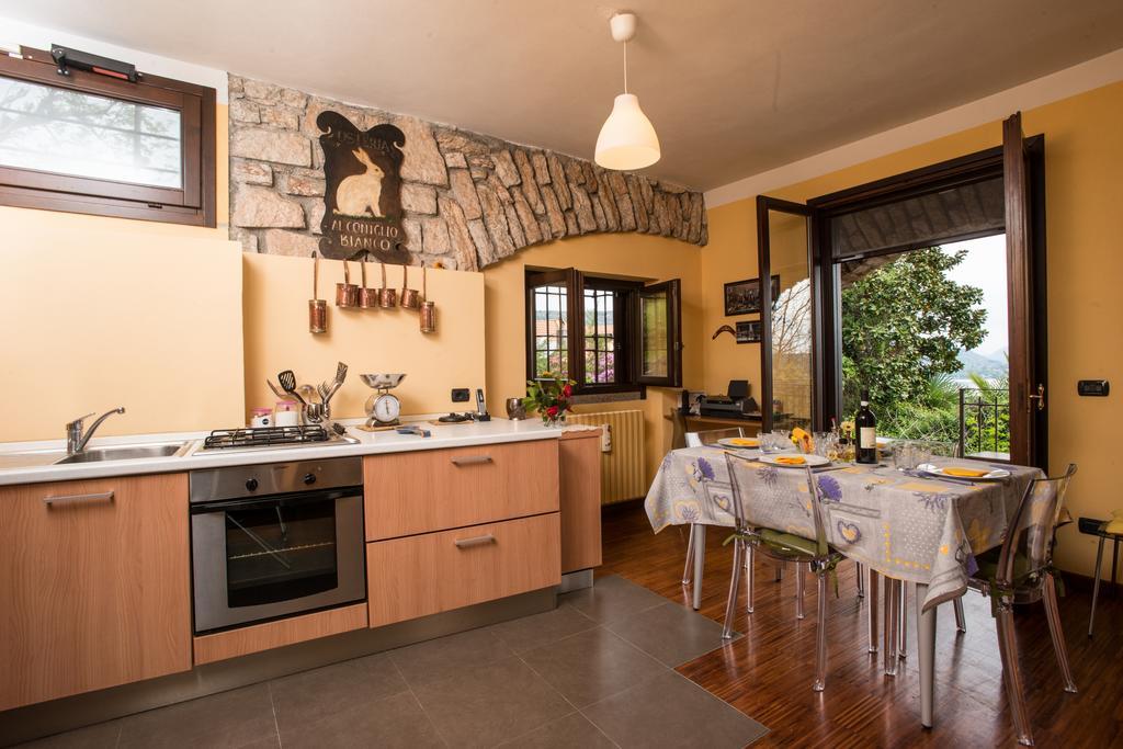 Appartamento Casa Adriana Meina Esterno foto