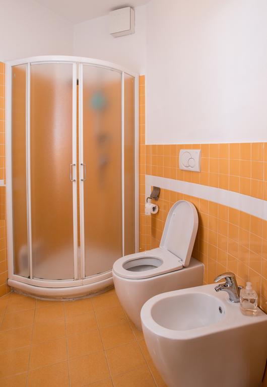 Appartamento Casa Adriana Meina Esterno foto